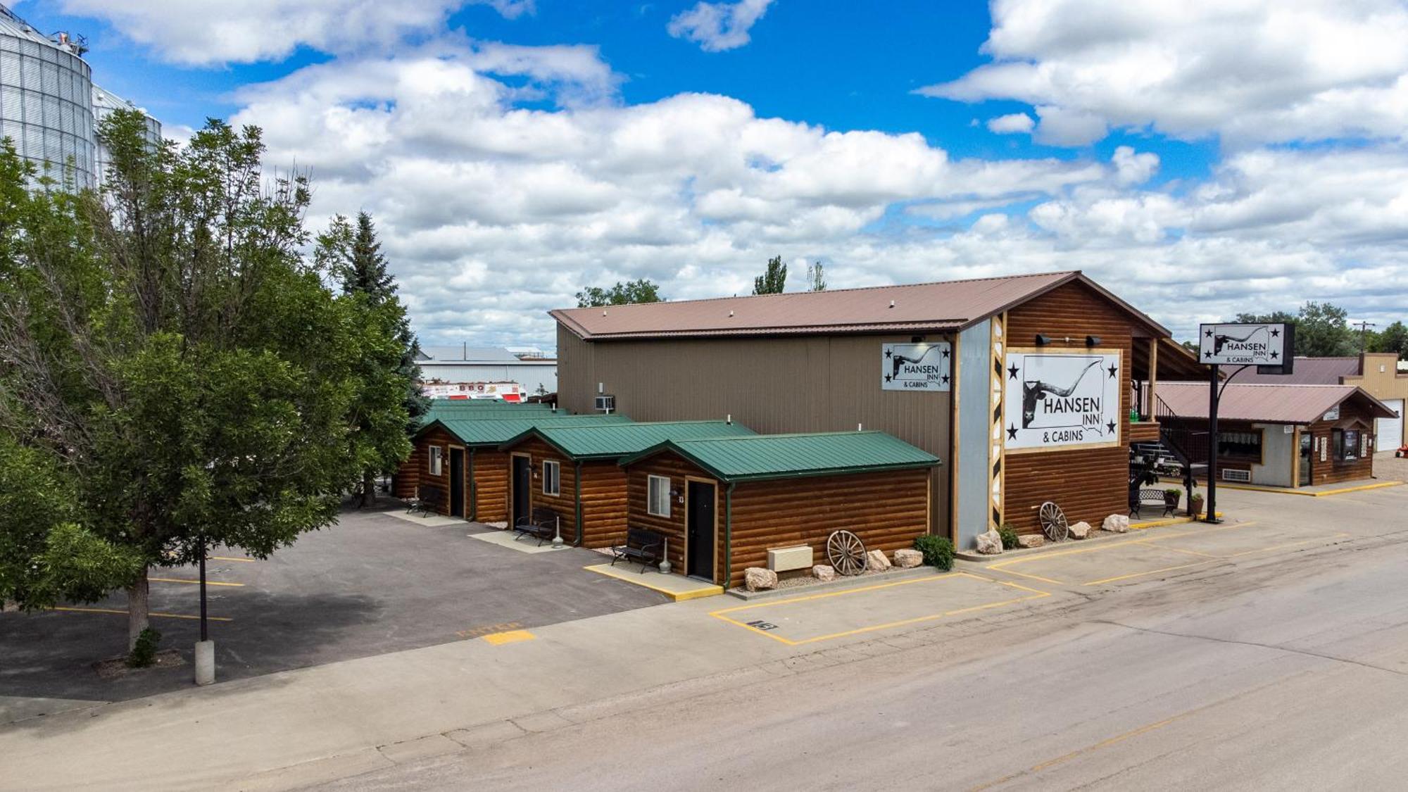 Hansen Inn & Cabins Уол Екстериор снимка