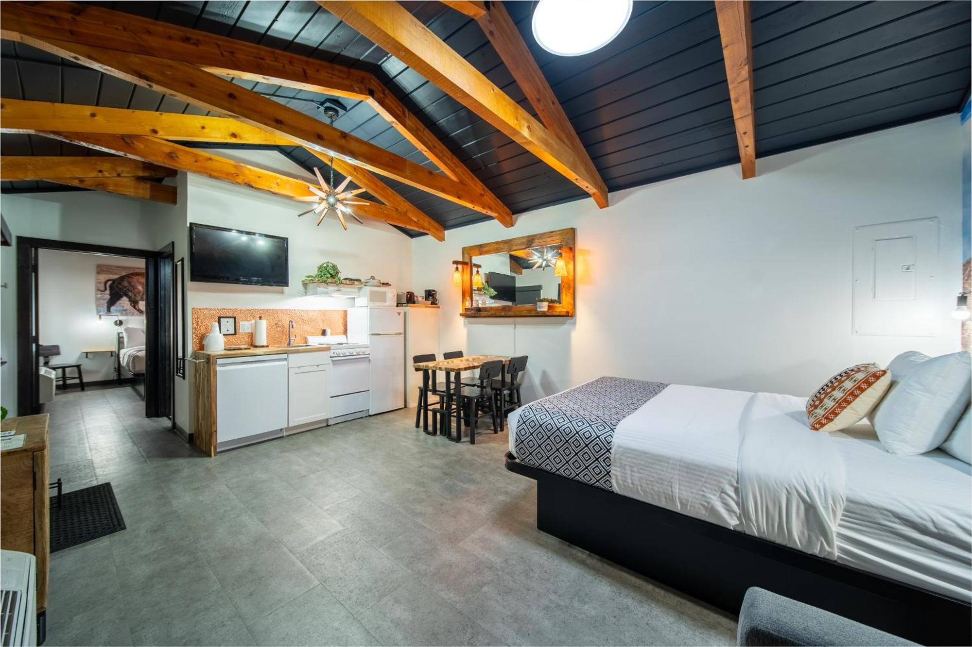 Hansen Inn & Cabins Уол Екстериор снимка