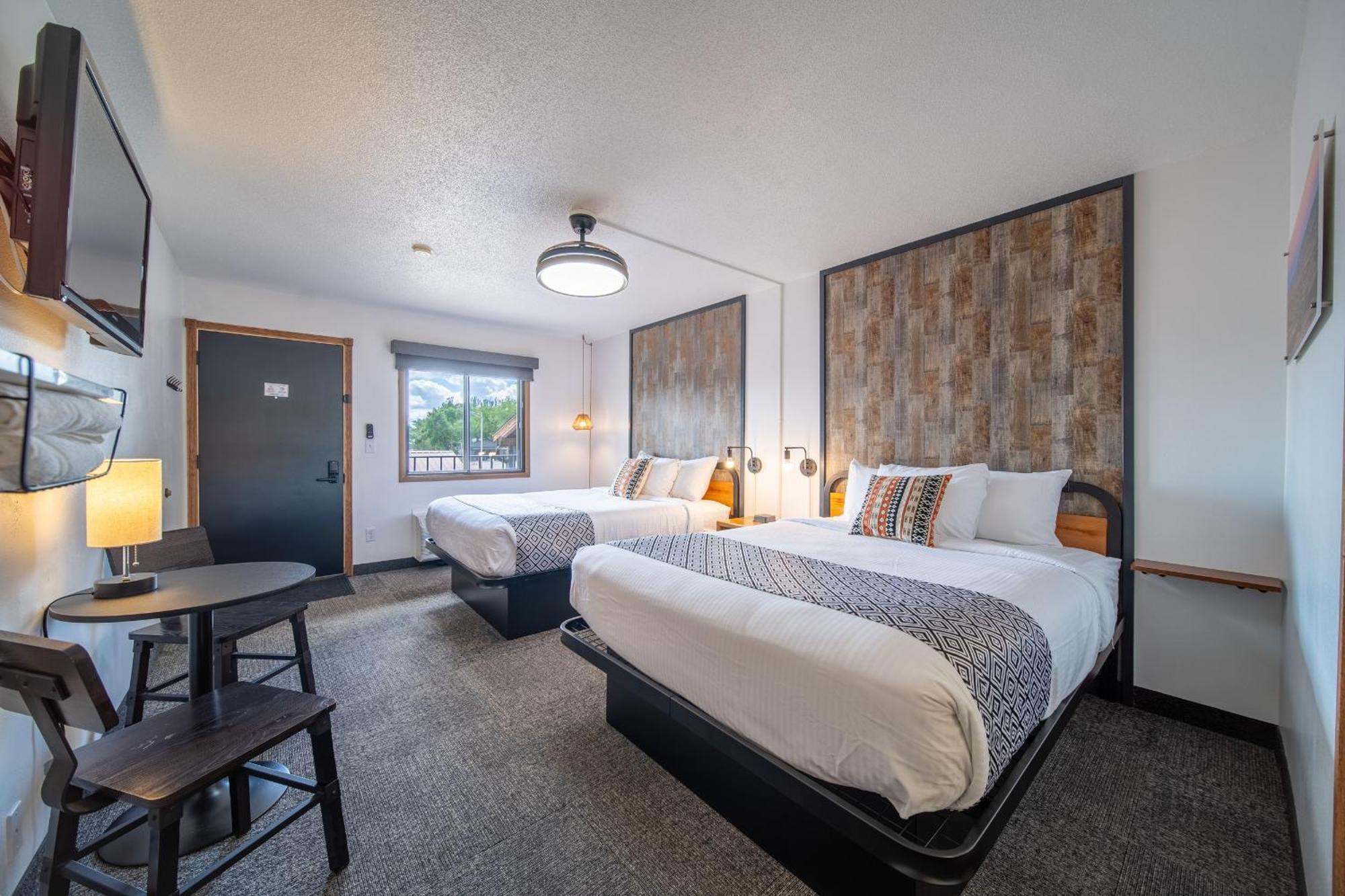 Hansen Inn & Cabins Уол Екстериор снимка