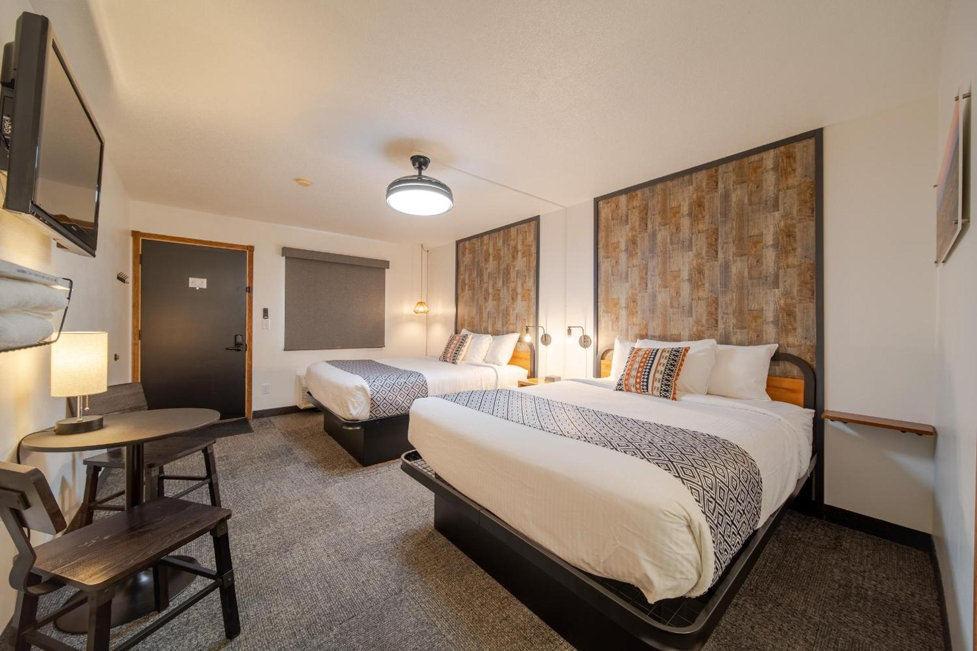 Hansen Inn & Cabins Уол Екстериор снимка