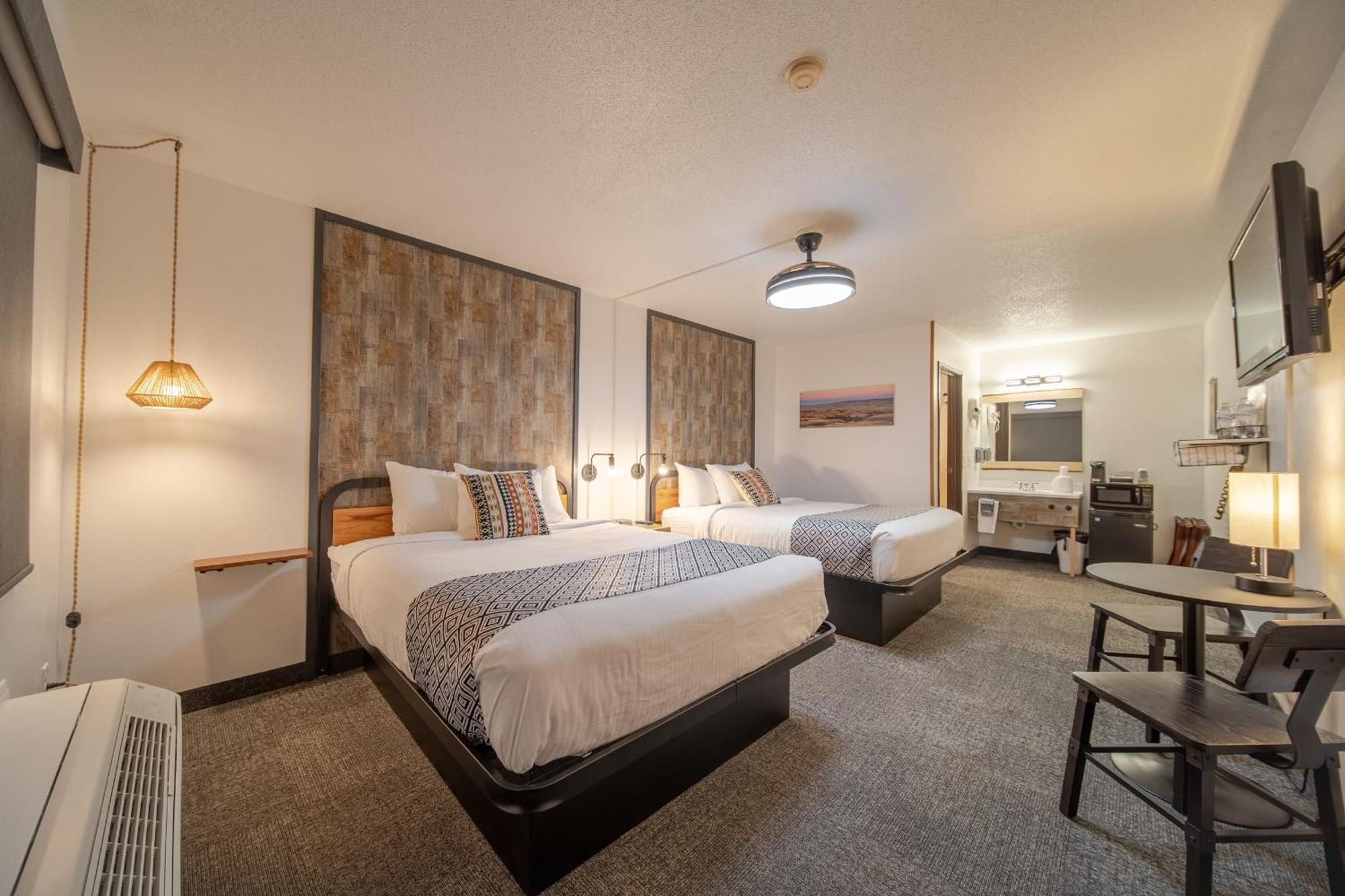 Hansen Inn & Cabins Уол Екстериор снимка